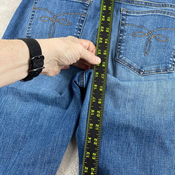 Chaps Womens Capri Jeans Size 8 Blue Denim Classic Fit Cotton Blend Straight Leg - Picture 4 of 15